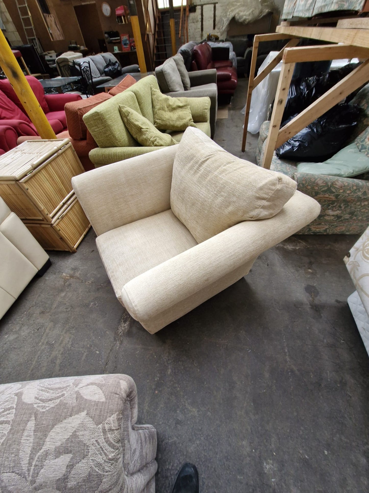 Multiyork stunning armchair