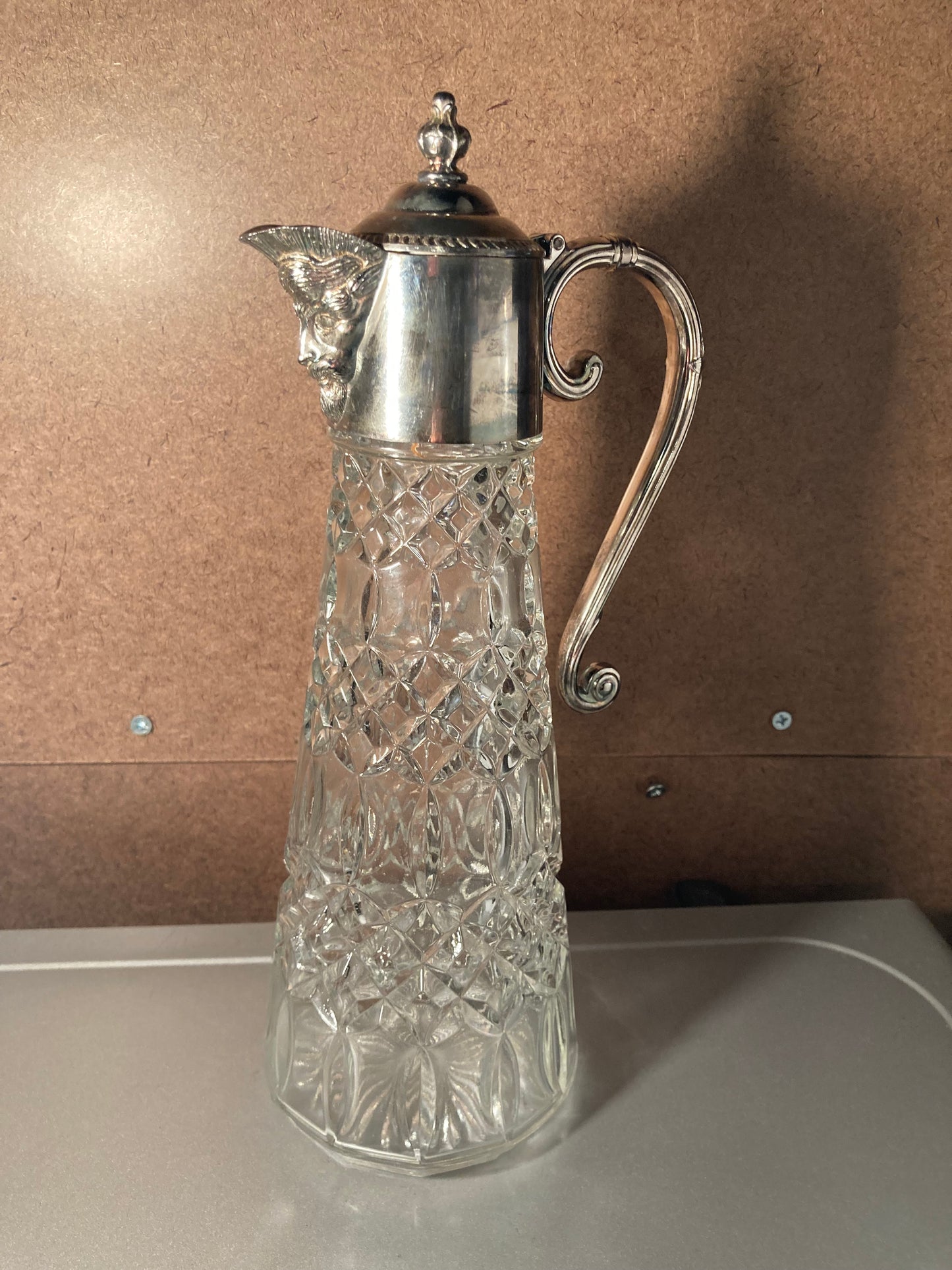 π·β¨ Vintage Claret Jug β¨π·
An absolute beauty from the Victorian/Edwardian era!