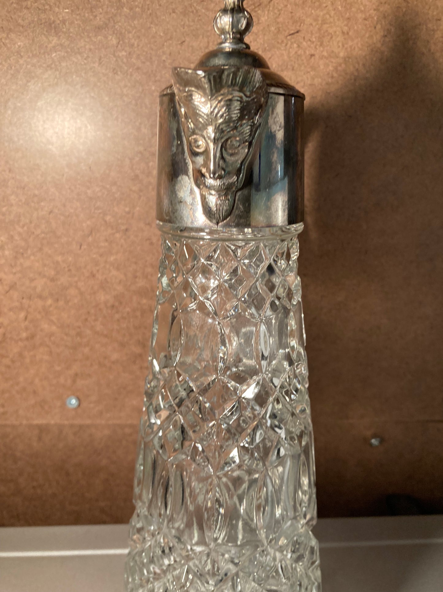 🍷✨ Vintage Claret Jug ✨🍷
An absolute beauty from the Victorian/Edwardian era!