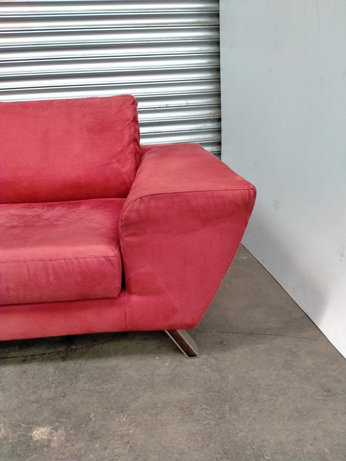 Exquisite Natuzzi Italian 4-Seater Sofa - Sophistication for Your Living Space