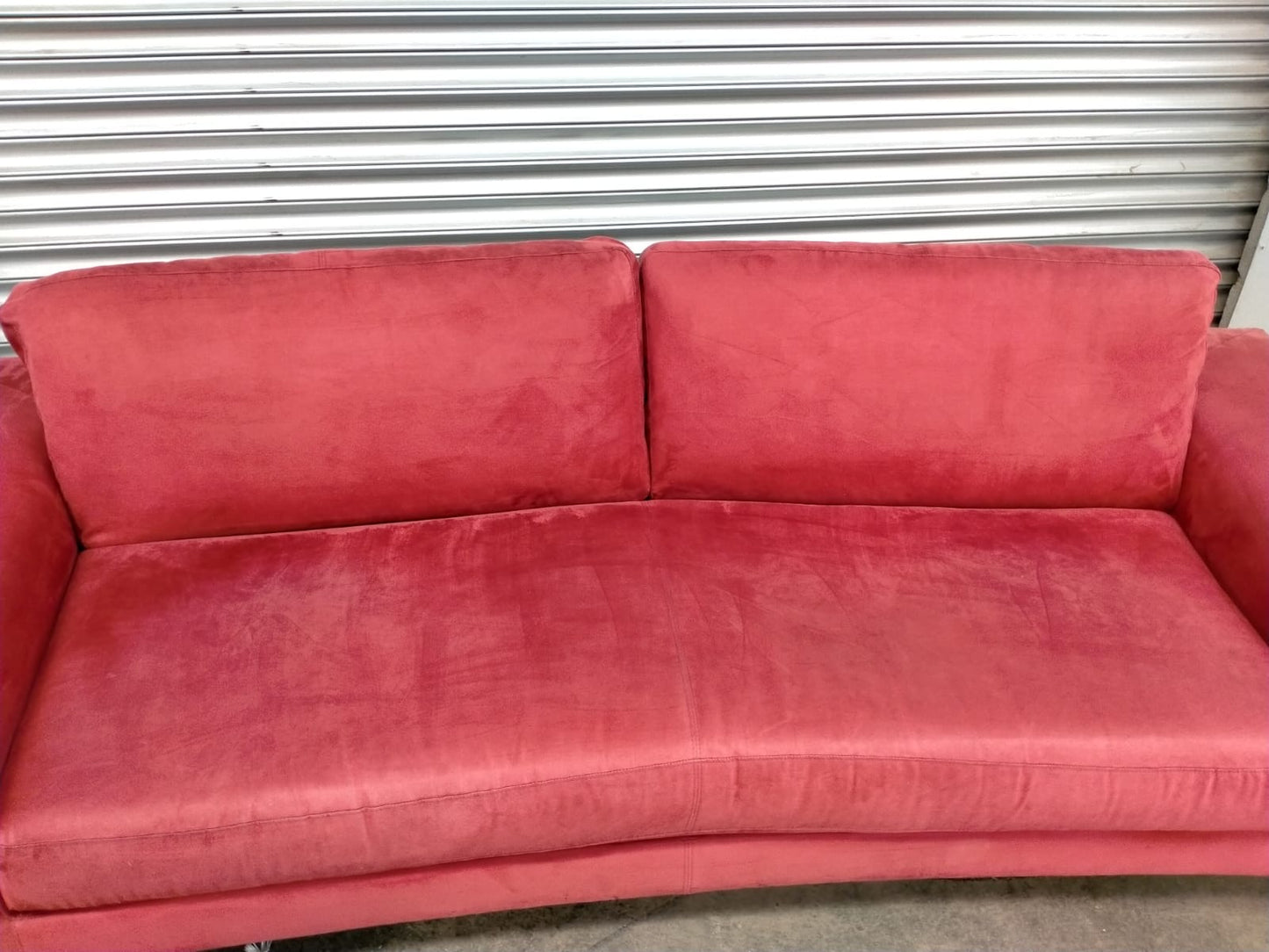 Exquisite Natuzzi Italian 4-Seater Sofa - Sophistication for Your Living Space