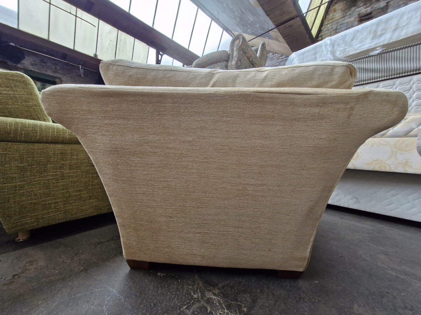 Multiyork stunning armchair