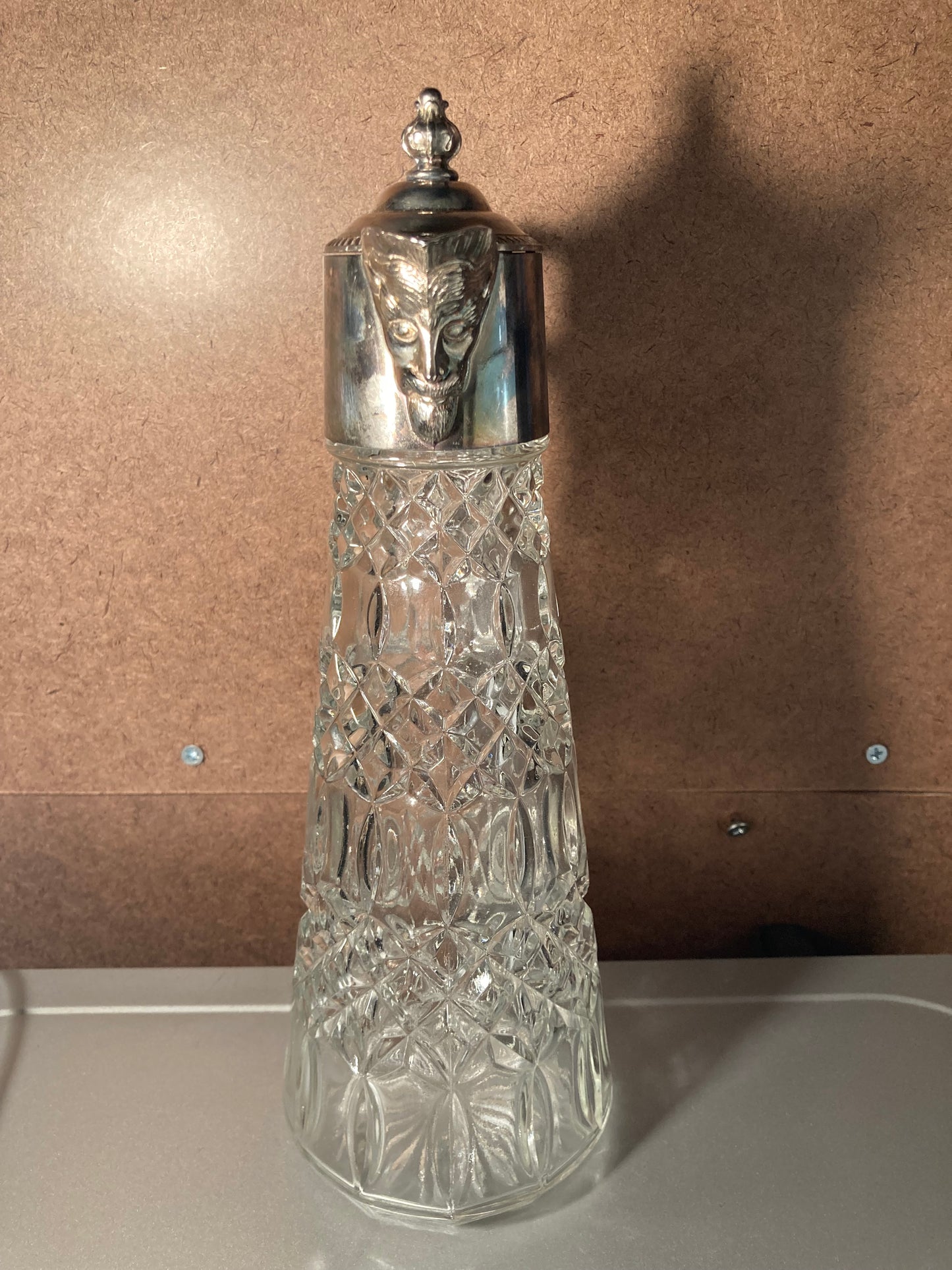 🍷✨ Vintage Claret Jug ✨🍷
An absolute beauty from the Victorian/Edwardian era!