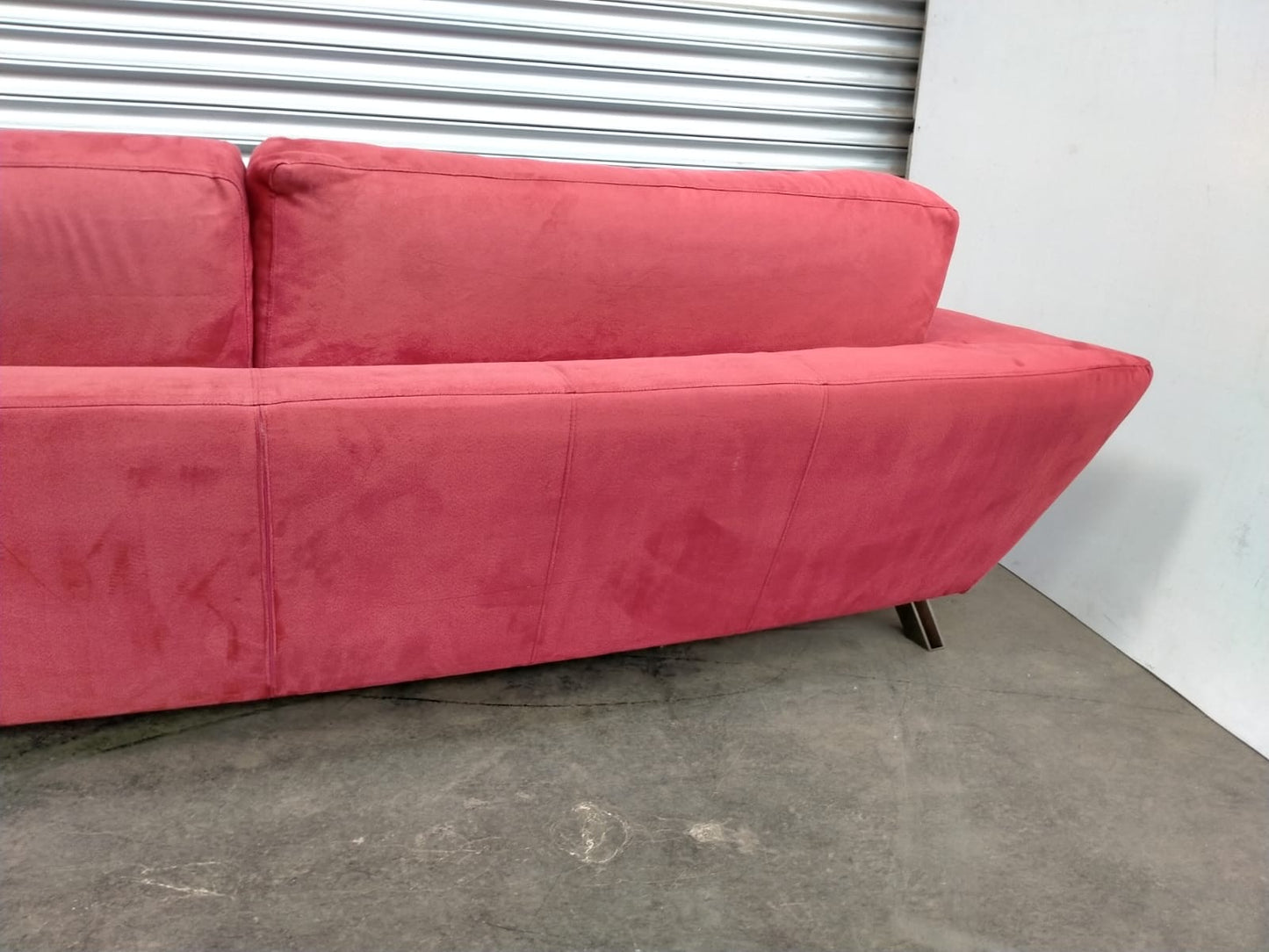 Exquisite Natuzzi Italian 4-Seater Sofa - Sophistication for Your Living Space