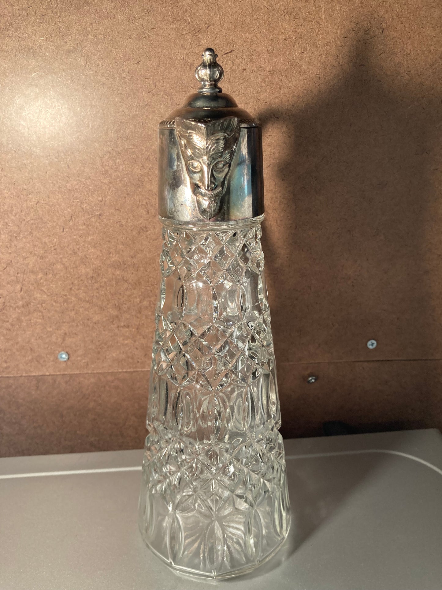 🍷✨ Vintage Claret Jug ✨🍷
An absolute beauty from the Victorian/Edwardian era!